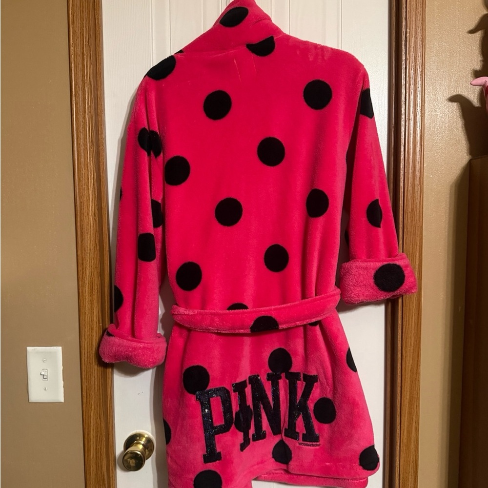 🩷🖤PINK Victoria's Secret Plush Robe with Black Polka Dots - Hot Pink